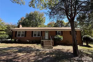 201 Allison Dr, Matthews, NC 28104 - Photo 2