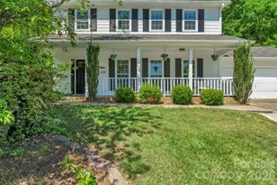 2503 Bathgate Ln, Matthews, NC 28105 - Photo 2