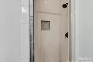 4916 S Hill View Dr, Charlotte, NC 28210 - Photo 18