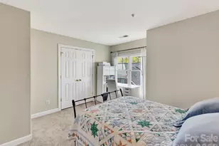 4916 S Hill View Dr, Charlotte, NC 28210 - Photo 16