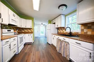 1415 Smith Woods Ln, Hickory Grove, SC 29717 - Photo 8