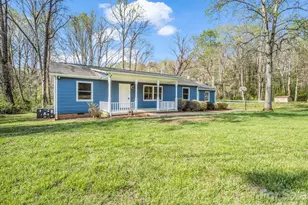 347 Crestview St, Rutherfordton, NC 28139 - Photo 2