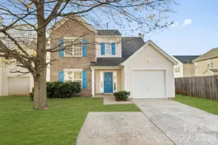 2440 Reid Oaks Dr, Charlotte, NC 28208 - Photo 2