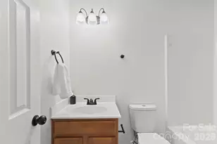 2440 Reid Oaks Dr, Charlotte, NC 28208 - Photo 8