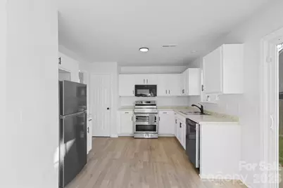 2440 Reid Oaks Drive, Charlotte, NC 28208 - Photo 6