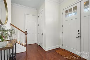 6705 Louisburg Square Ln, Charlotte, NC 28210 - Photo 4