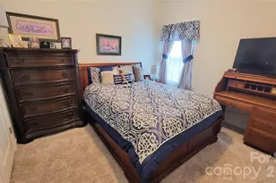 343 Ox Bow Cir, Mount Holly, NC 28120 - Photo 4