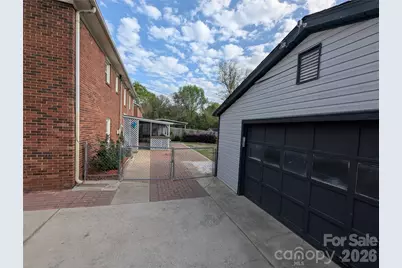 3931 Irvington Drive, Charlotte, NC 28205 - Photo 28