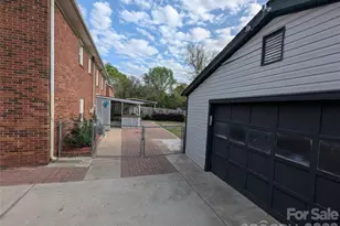 3931 Irvington Dr, Charlotte, NC 28205 - Photo 28