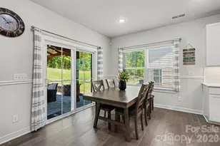 10190 Black Locust Ln, Charlotte, NC 28215 - Photo 14