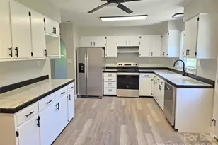 20 Mt Carmel Dr, Asheville, NC 28806 - Photo 2
