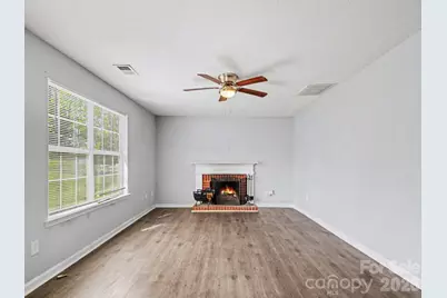 7410 Sarnia Place, Charlotte, NC 28269 - Photo 6