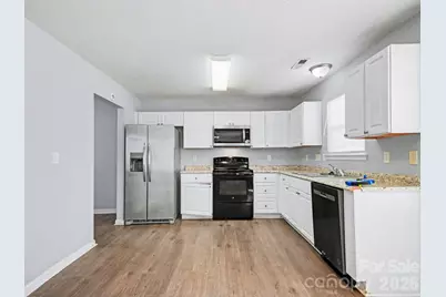7410 Sarnia Place, Charlotte, NC 28269 - Photo 8