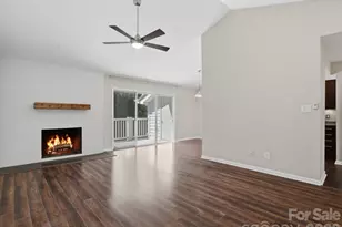 9308 S Vicksburg Park Ct, Charlotte, NC 28210 - Photo 6