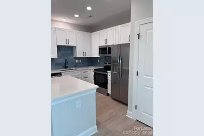 4502 W Tyvola Road, Charlotte, NC 28208 - Photo 2