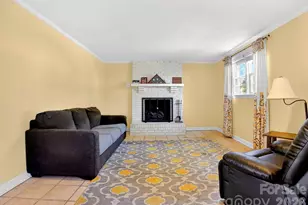 1091 16th Ave NW, Hickory, NC 28601 - Photo 6
