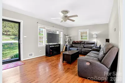 1091 16th Avenue NW, Hickory, NC 28601 - Photo 12