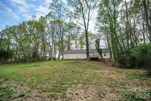 123 General Pemberton St, Stanley, NC 28164 - Photo 10