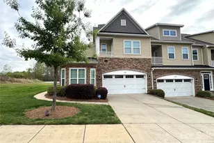 4194 La Crema Dr, Charlotte, NC 28214 - Photo 2