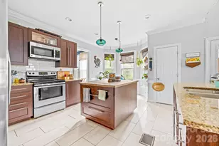 9907 Davis Lake Pkwy, Charlotte, NC 28269 - Photo 14