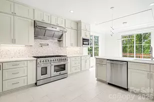 4304 Tangle Dr, Charlotte, NC 28211 - Photo 12