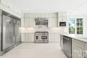 4304 Tangle Dr, Charlotte, NC 28211 - Photo 10