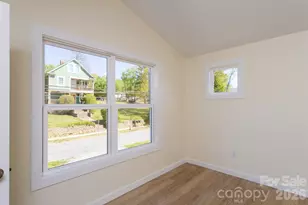 46 Vance Ave, Black Mountain, NC 28711 - Photo 6