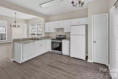 10219 Roundleaf Drive, Charlotte, NC 28213 - Photo 10