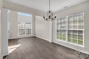 10219 Roundleaf Dr, Charlotte, NC 28213 - Photo 6