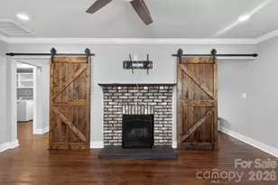 307 E Peterson Dr, Charlotte, NC 28217 - Photo 8