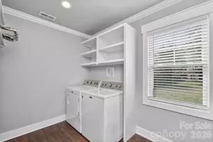 307 E Peterson Dr, Charlotte, NC 28217 - Photo 16