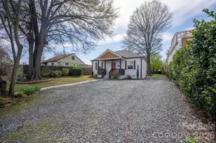 307 E Peterson Dr, Charlotte, NC 28217 - Photo 2