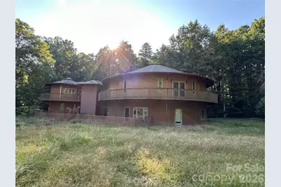 2905 Kanuga Road, Hendersonville, NC 28739 - Photo 2