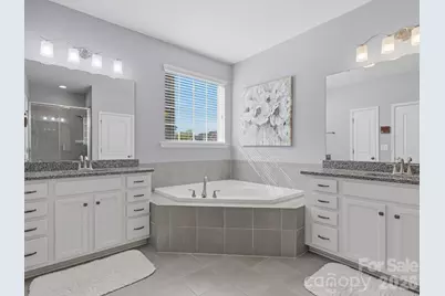 11578 Macallano Drive, Charlotte, NC 28215 - Photo 34