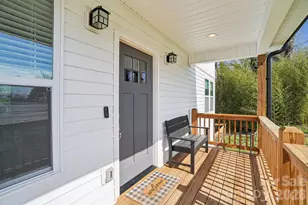 688 Dairy St, Hendersonville, NC 28739 - Photo 4