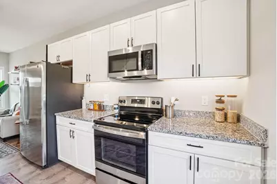 688 Dairy Street, Hendersonville, NC 28739 - Photo 16