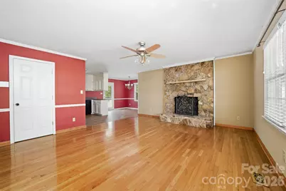 412 E Poplar Street, Stanley, NC 28164 - Photo 6