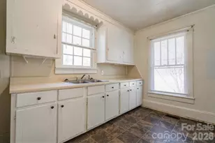 312 Clegg St, Shelby, NC 28150 - Photo 6