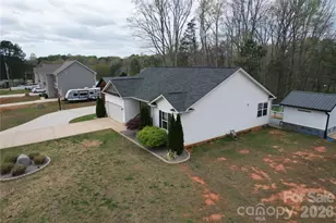 7172 Rolling Hills Dr, Sherrills Ford, NC 28673 - Photo 2
