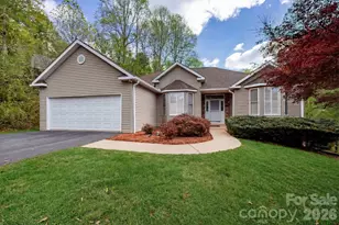 403 Canonero Dr, Fairview, NC 28730 - Photo 2