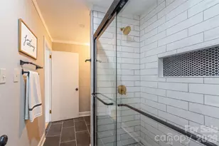 8000 Chapman St, Charlotte, NC 28216 - Photo 16