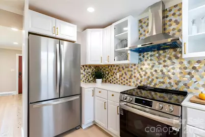 8000 Chapman Street, Charlotte, NC 28216 - Photo 10