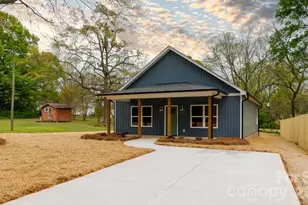 107 Brown St, Clover, SC 29710 - Photo 2