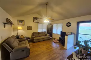 324 Pinecrest Cir, Troy, NC 27371 - Photo 4