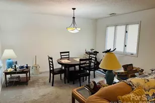 200 Dartcrest Dr, Hendersonville, NC 28792 - Photo 14
