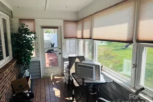 200 Dartcrest Dr, Hendersonville, NC 28792 - Photo 6