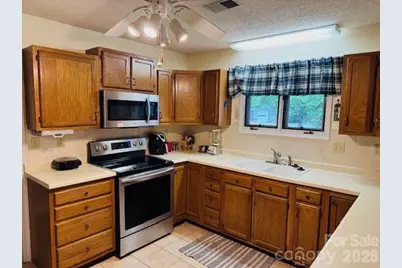 200 Dartcrest Drive, Hendersonville, NC 28792 - Photo 8