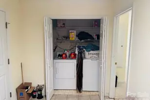 200 Dartcrest Dr, Hendersonville, NC 28792 - Photo 16