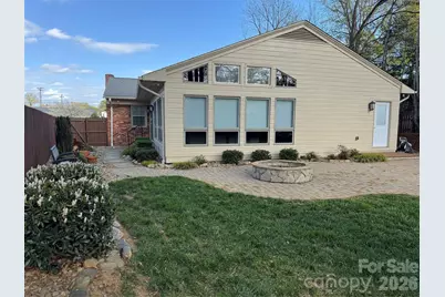 923 1st Street NE, Hickory, NC 28601 - Photo 2