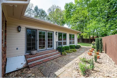 923 1st Street NE, Hickory, NC 28601 - Photo 4
